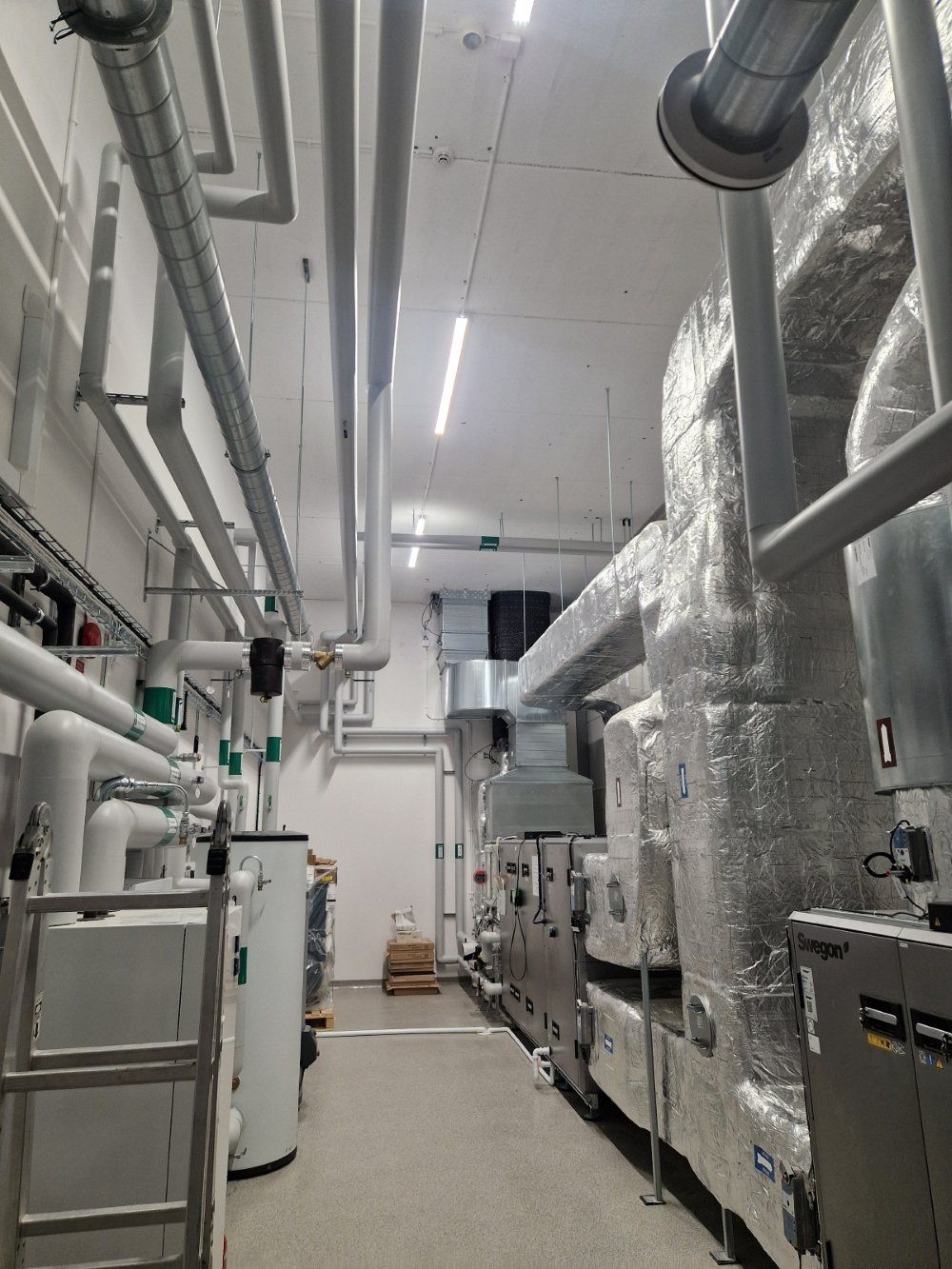 Cardanaxel — Modern Workshop & Warehouse with AEL - Image 5